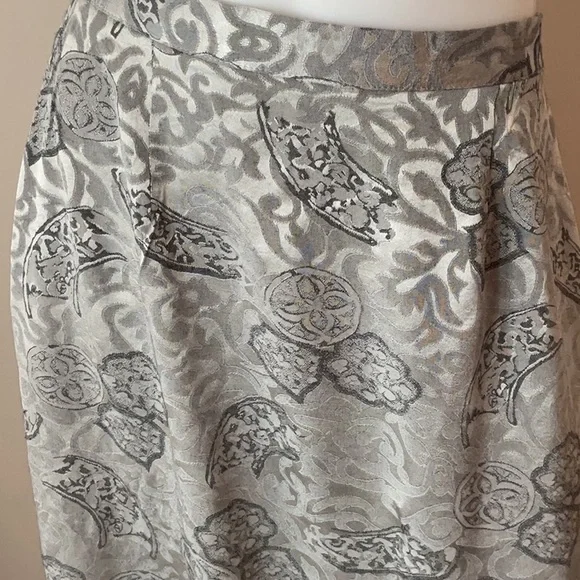 Lindor Patterned Skirt - Picture 6 of 9